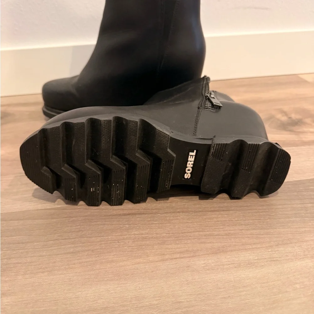 Sorel Black Wedge Ankle Boots - Picture 3 of 4